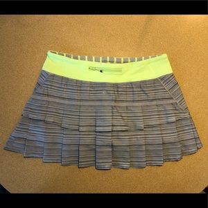 Lululemon Pace Setter Skirt Size 8 Grey